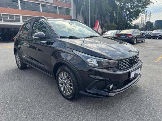 FIAT ARGO 1.8 E.TORQ FLEX TREKKING AT6 FIAT ARGO 1.8 E.TORQ FLEX TREKKING AT6